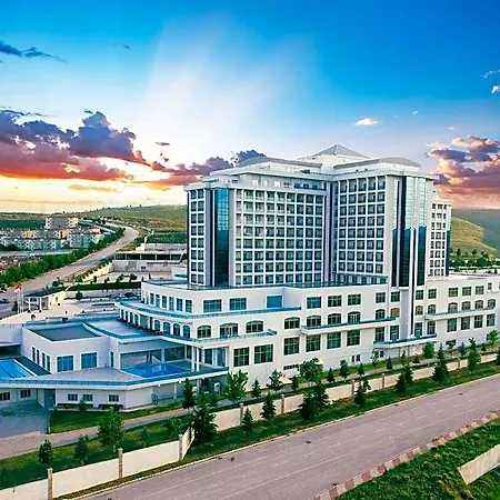 מלון Alusso Thermal & Convention Center