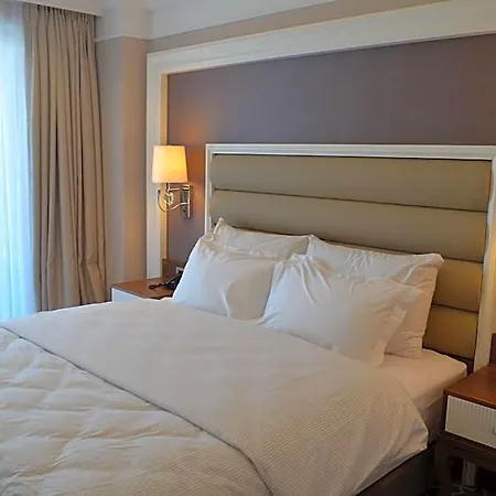 Alusso Thermal & Convention Center